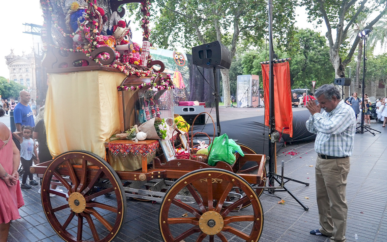 Fieldwork Notes: Filming the Ratha Yatra in Barcelona (Hindu images) illustration